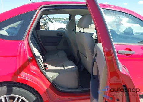 2008 Ford Focus Se/Ses z USA, uszkodzony, nr VIN 1FAHP35N38W284369